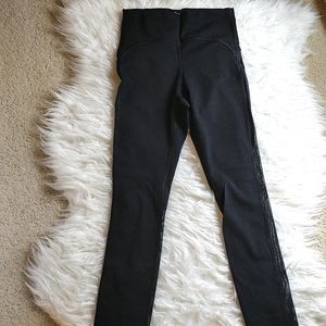 Women aritzia TNA legging